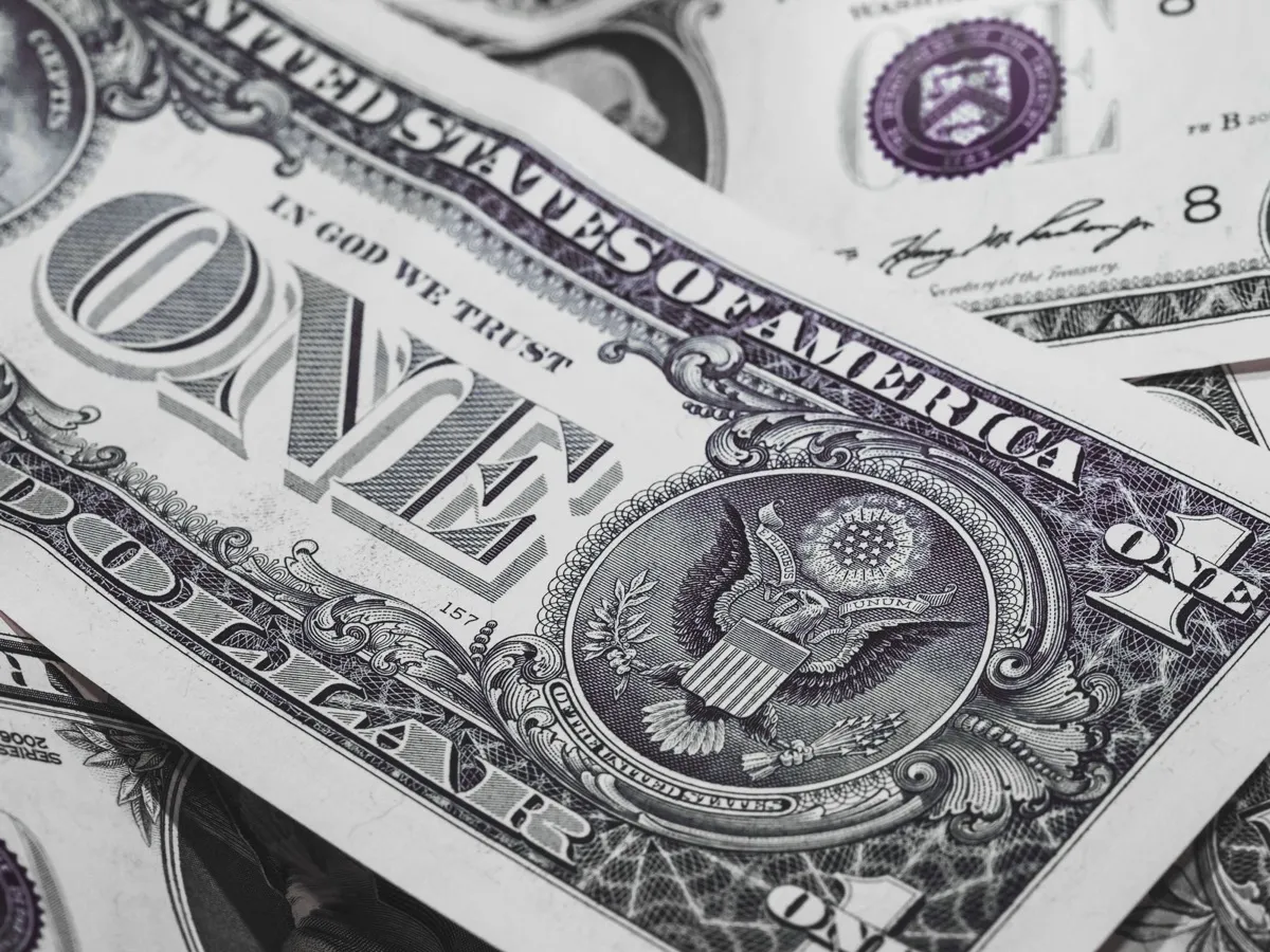 a dollar note of the United States